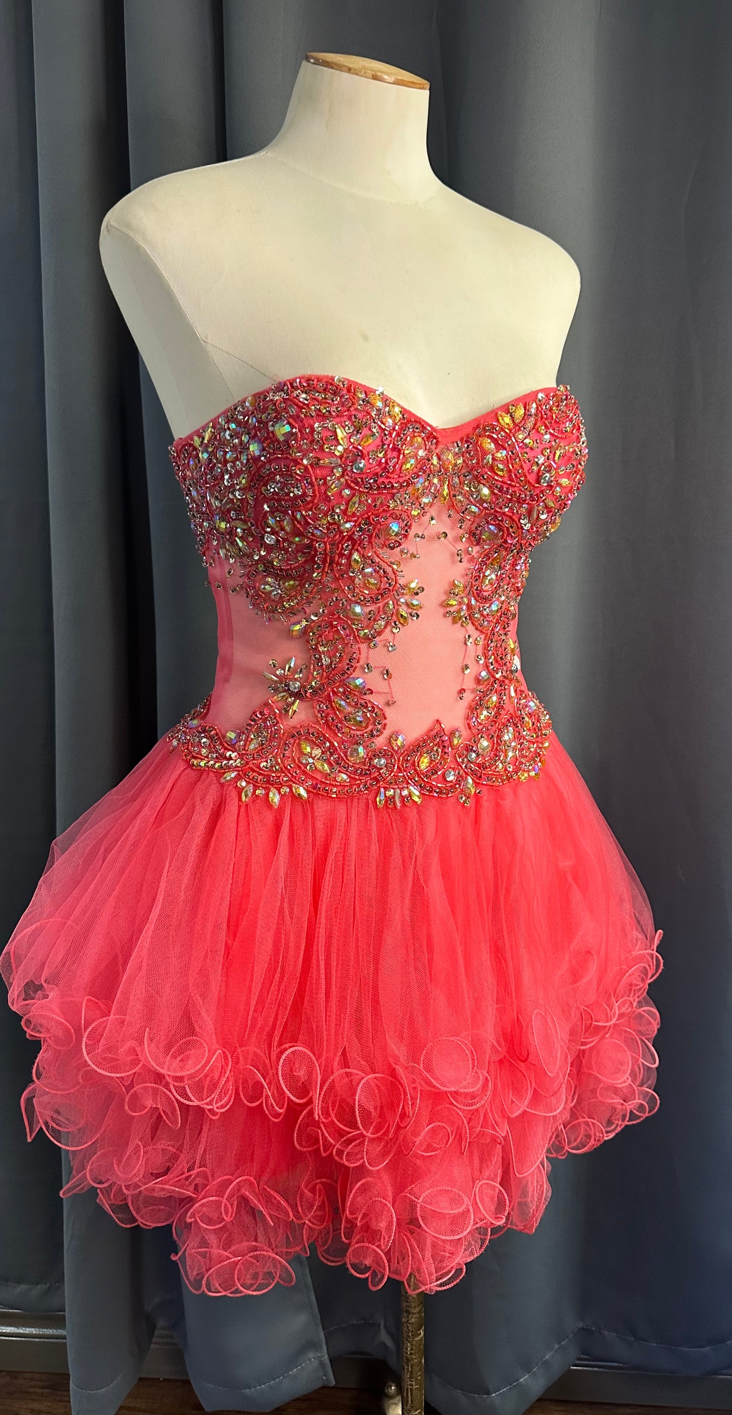 Fuchsia Mini Lace Strapless Coctail Dress