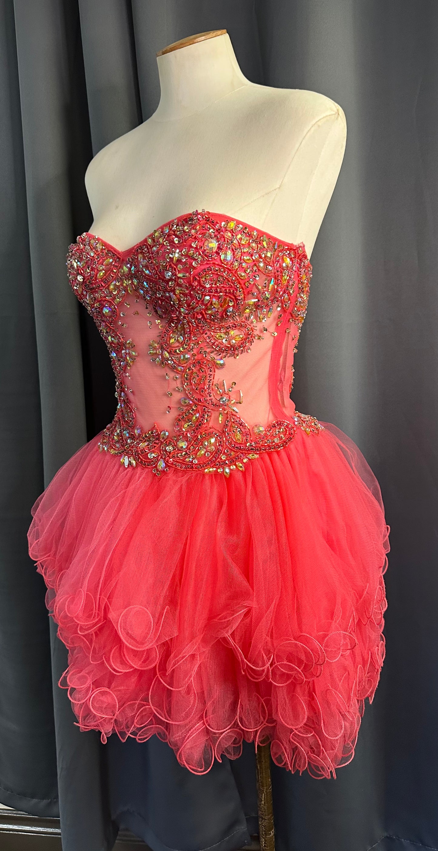 Fuchsia Mini Lace Strapless Coctail Dress